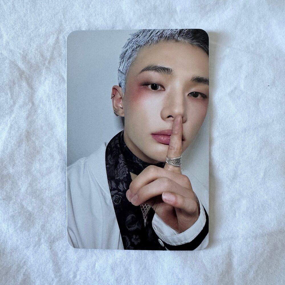 Stray Kids Hyunjin ceremony photocard double sided